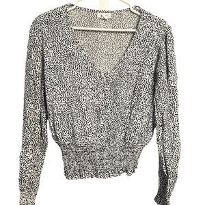 Women’s Button Up Blouse like new!